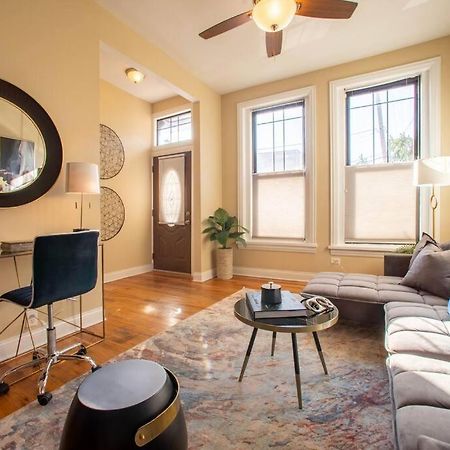 Appartamento Getaway In The Heart Of Pilsen Chicago Esterno foto