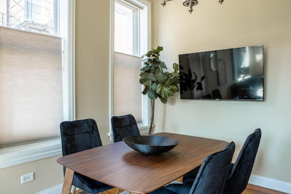 Appartamento Getaway In The Heart Of Pilsen Chicago Esterno foto