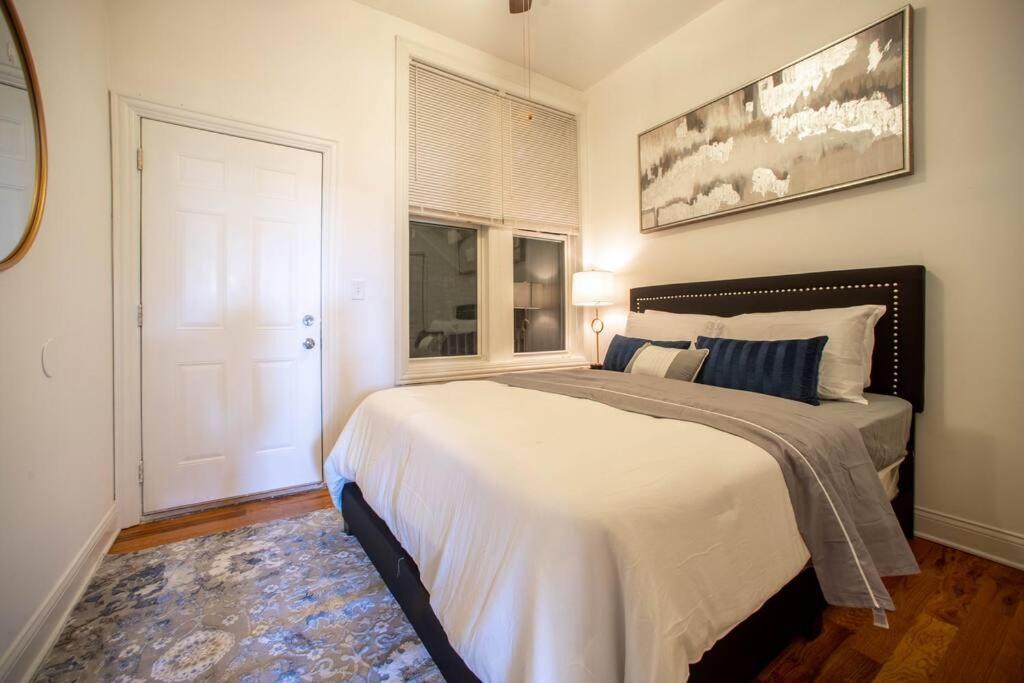 Appartamento Getaway In The Heart Of Pilsen Chicago Esterno foto