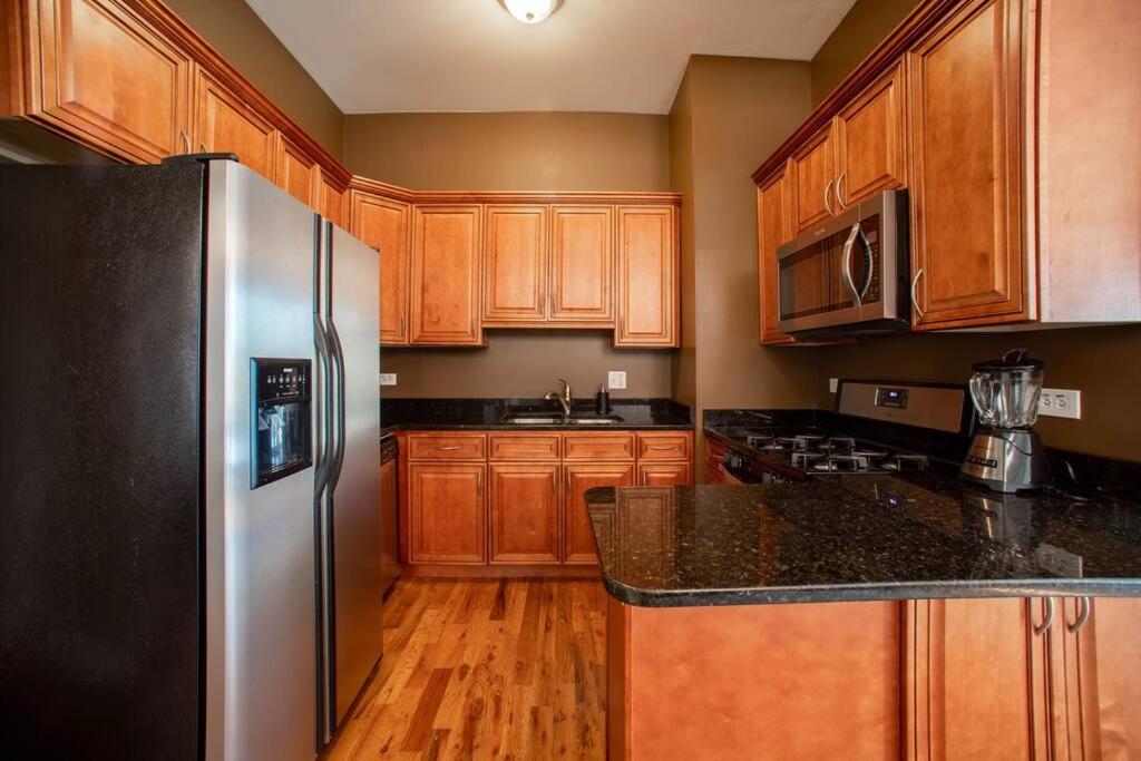 Appartamento Getaway In The Heart Of Pilsen Chicago Esterno foto