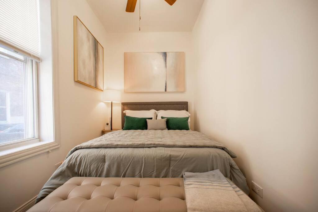 Appartamento Getaway In The Heart Of Pilsen Chicago Esterno foto