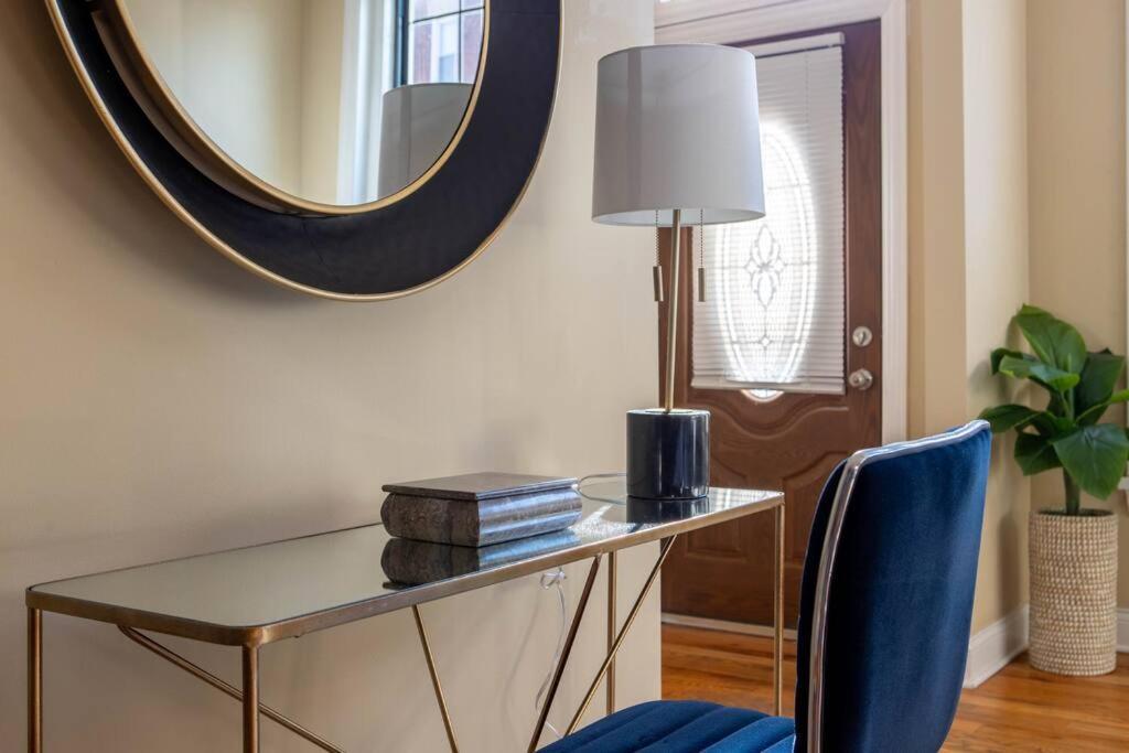 Appartamento Getaway In The Heart Of Pilsen Chicago Esterno foto