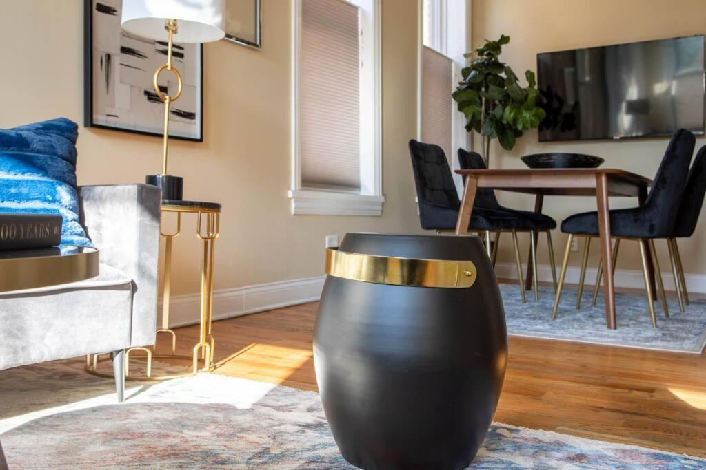 Appartamento Getaway In The Heart Of Pilsen Chicago Esterno foto